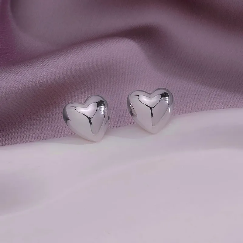 Aretes corazones artesanales