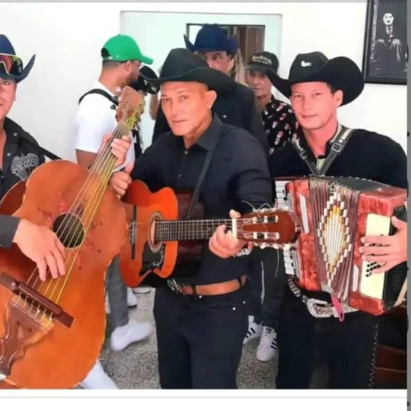 2 Mariachis