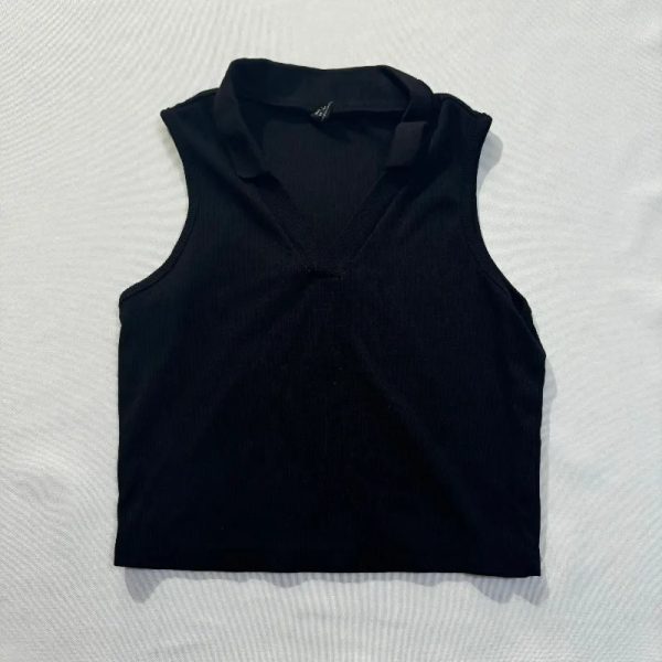 Top Corto Negro con Cuello
