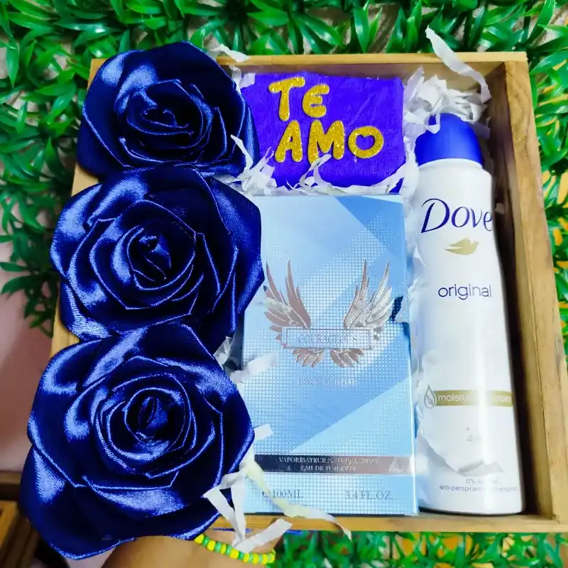 Regalo con 3 rosas eternas