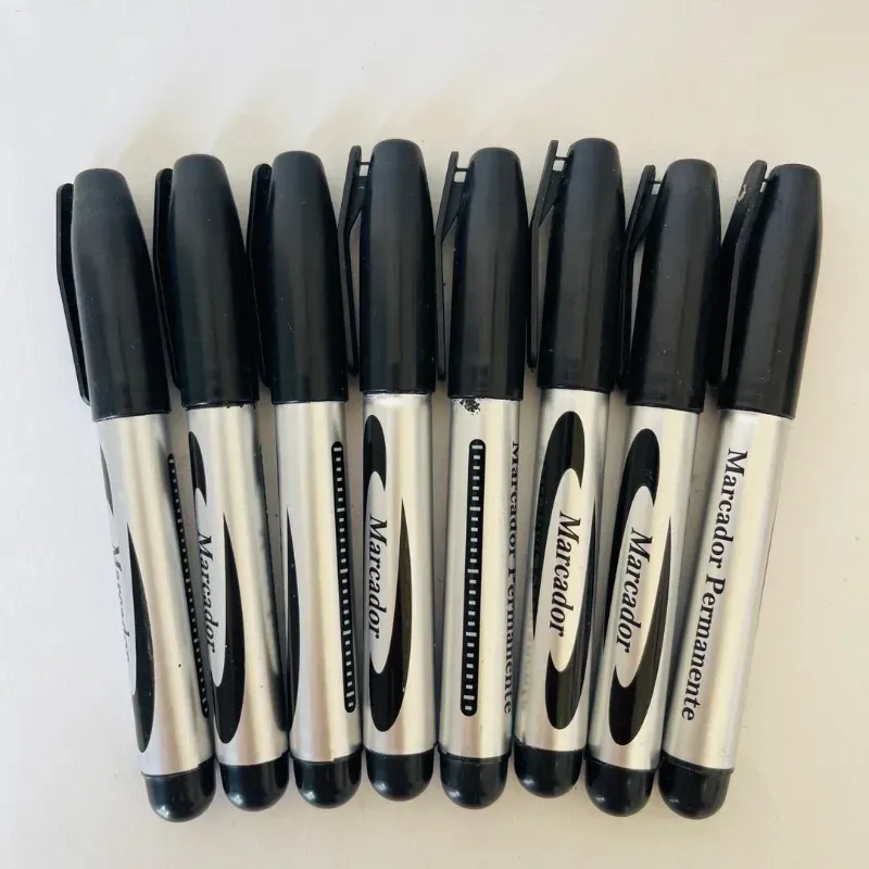 Marcador permanente negro ️