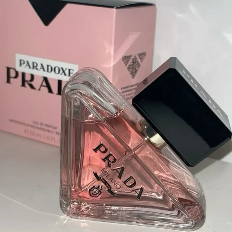 Prada Paradoxe