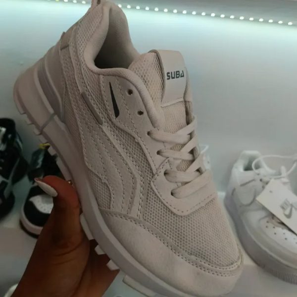 Zapatos blancos