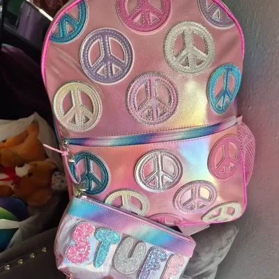 Hermosa Mochila con estuche de lápices 