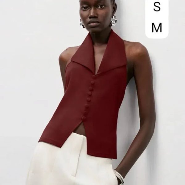 ❤️ Top Red Halter – Poder visual con solapa amplia y corte entallado
