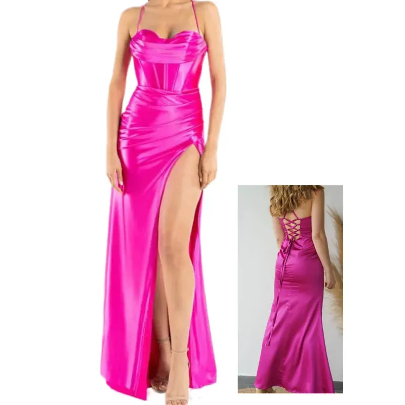 Vestido largo con corset y abertura