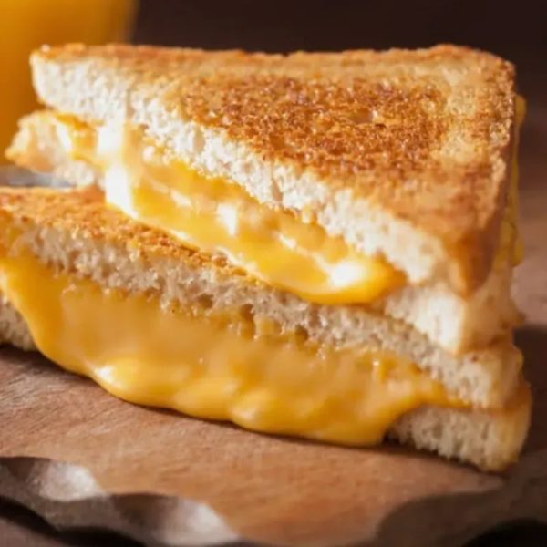 SANDWICHS DE QUESO