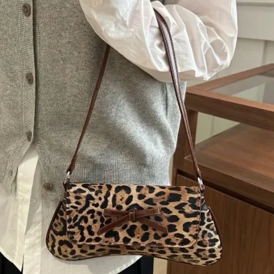Cartera elegante animal print