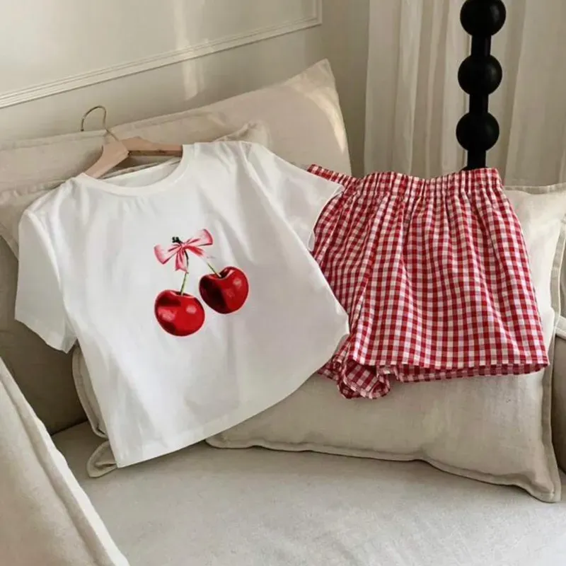 Conjunto de top y short rojo de cuadros