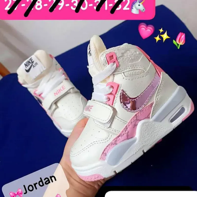 BOTICAS NIKE AIR JORDAN BLANCO DETALLE ROSA