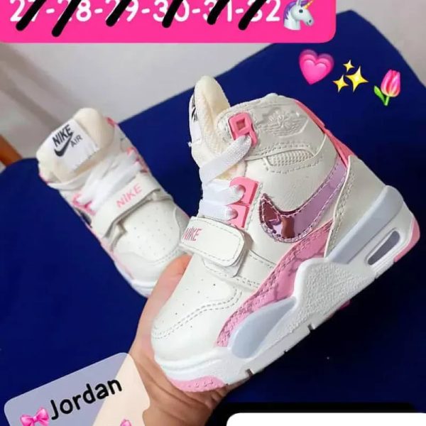 BOTICAS NIKE AIR JORDAN BLANCO DETALLE ROSA