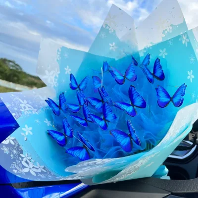 Ramo de mariposas azules