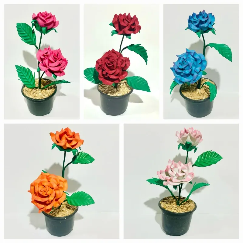 Macetas con rosas en foami