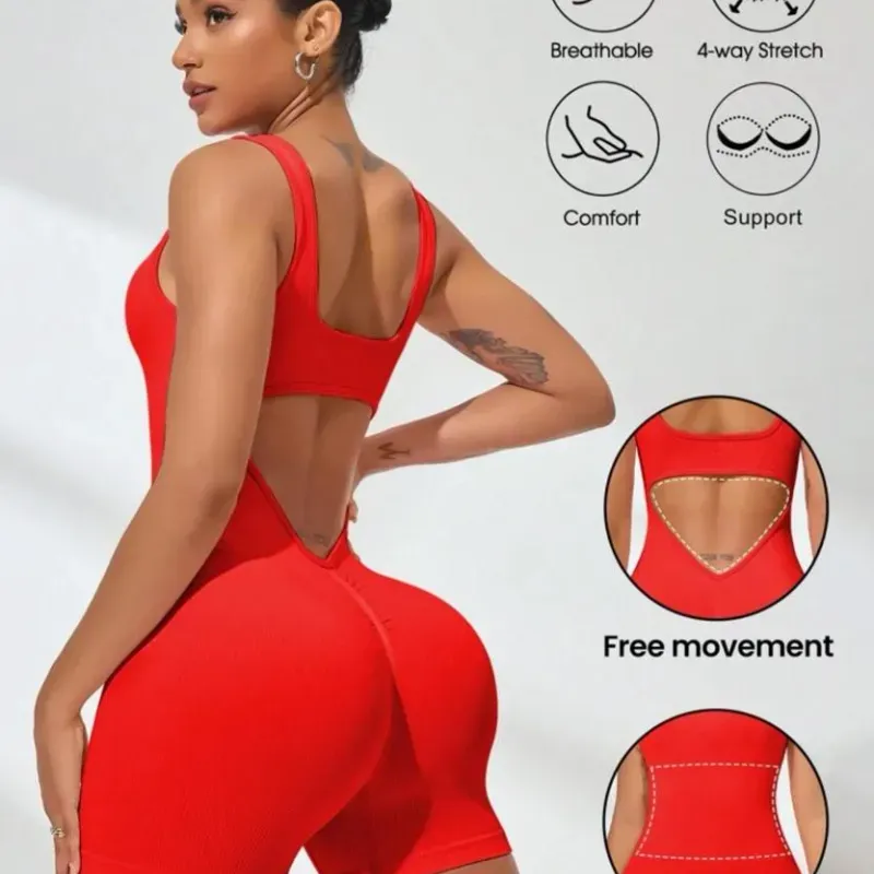 Mono deportivo corto color rojo