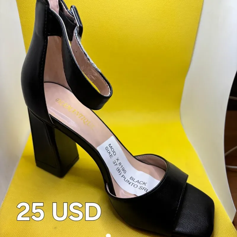 Tacones Negros Cuadrados
