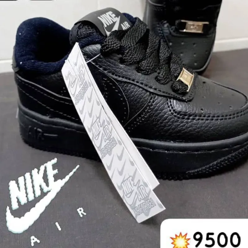 NIKE AIR FORCE NEGRO 