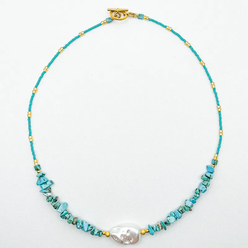 Collar con piedras semipreciosas y perla irregular 