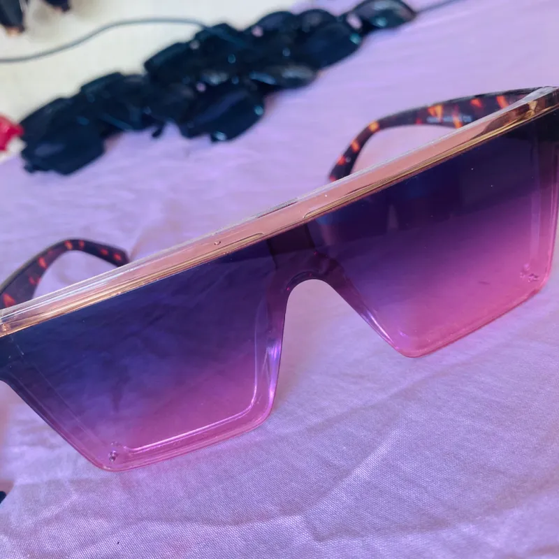 Gafas de sol con lentes degradados y armadura de carey