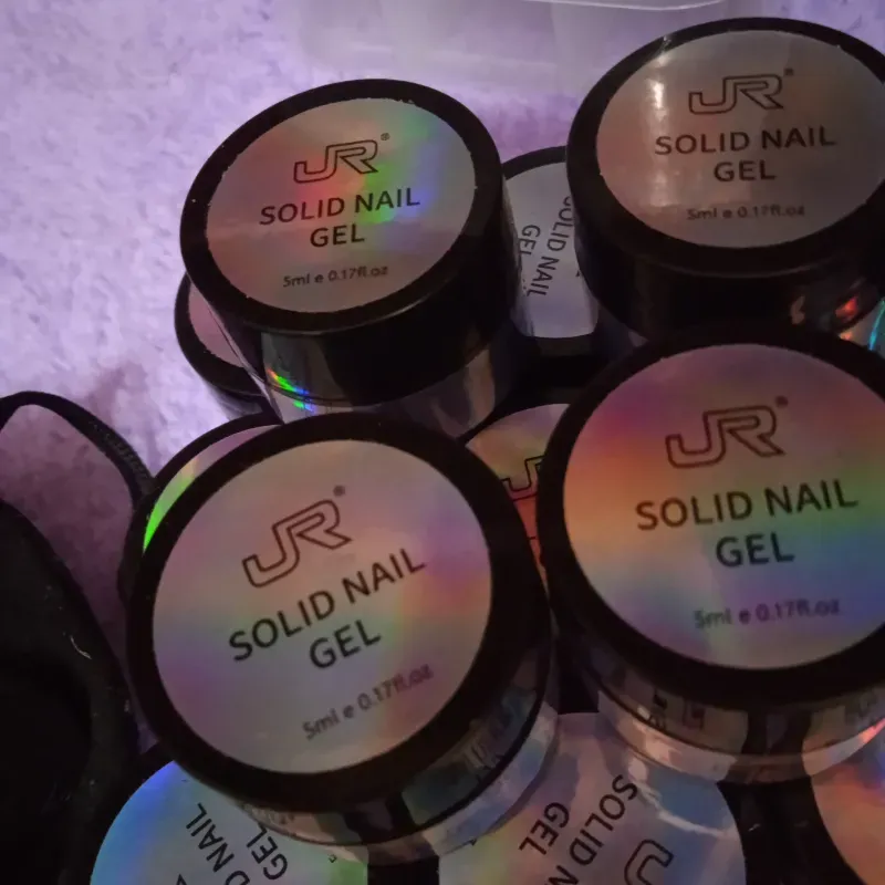 Gel sólido transparente