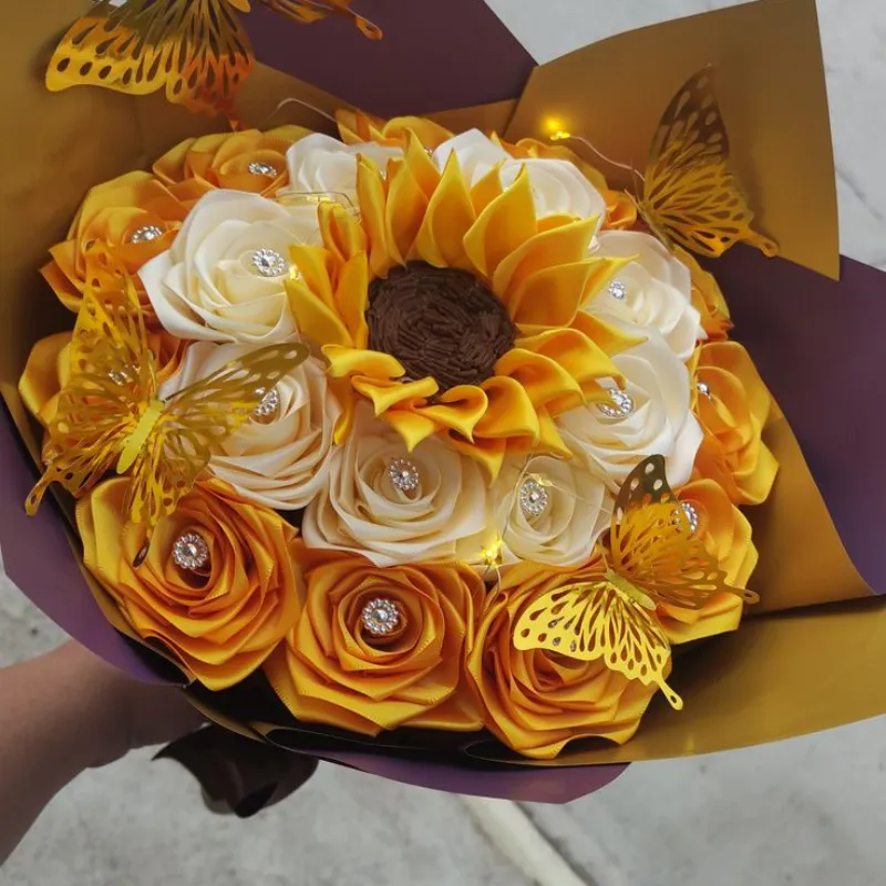 Ramo de Girasoles y Rosas eternas