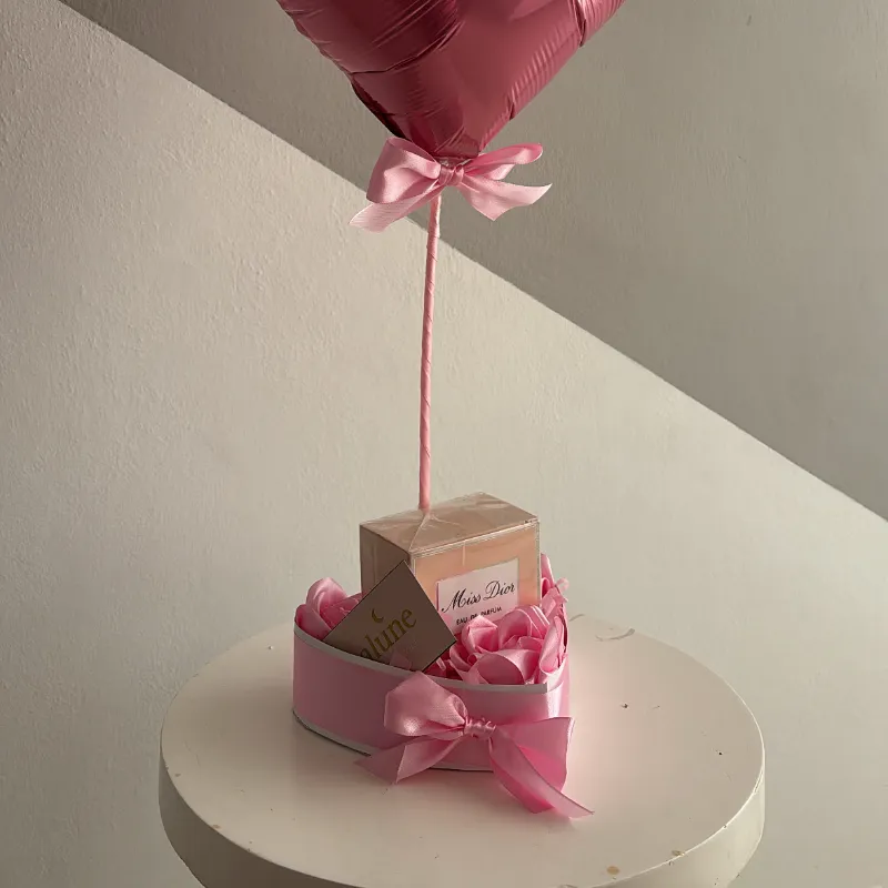 Arreglo globo + perfume