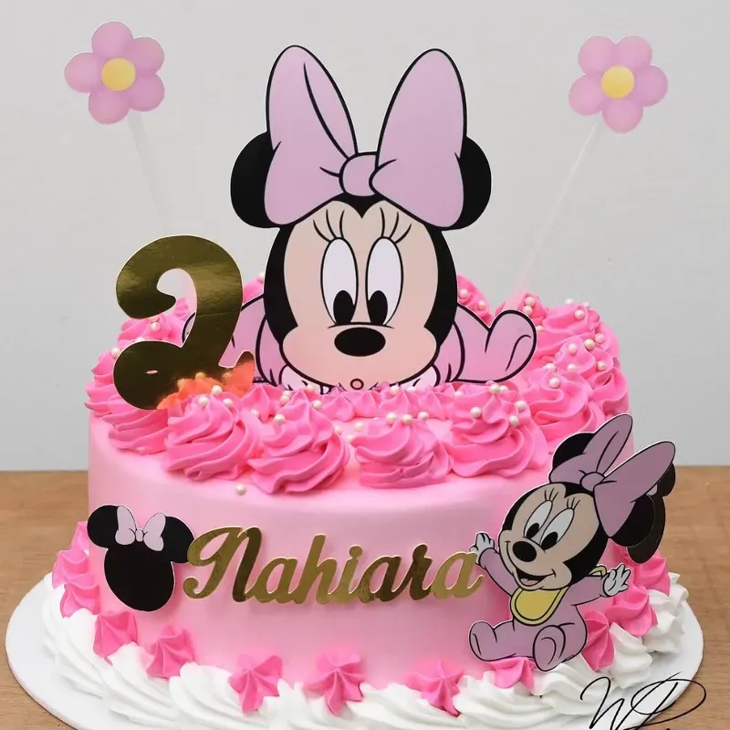 Pastel relleno 3 leches minnie