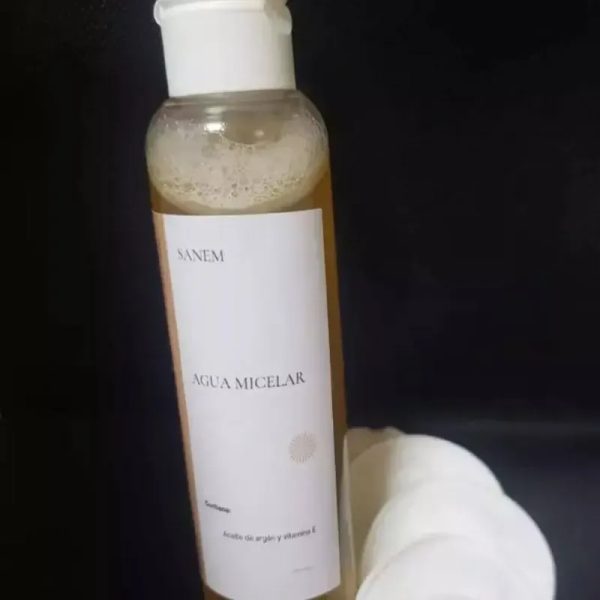 Agua micelar