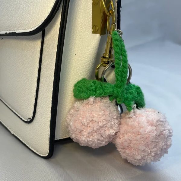 Llavero de cerezas  