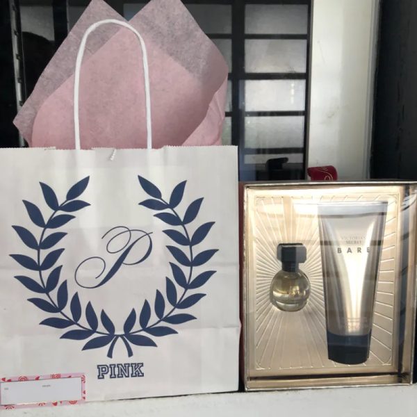Set de perfume(formato mini ) con su crema corporal