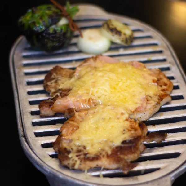Chuleta gratinada con Jamón Viking y Queso Gouda