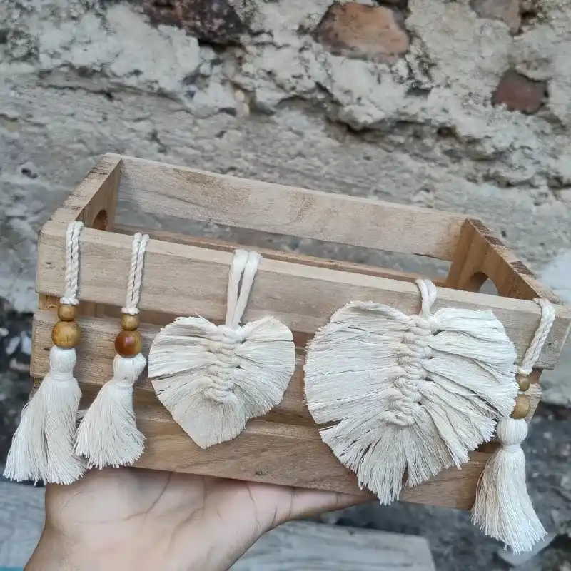Caja de madera decorada con macramé M3