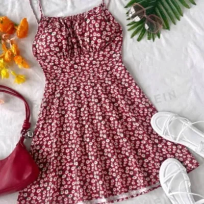 ❤️ Vestido corto con crucetas en la espalda — Rojo