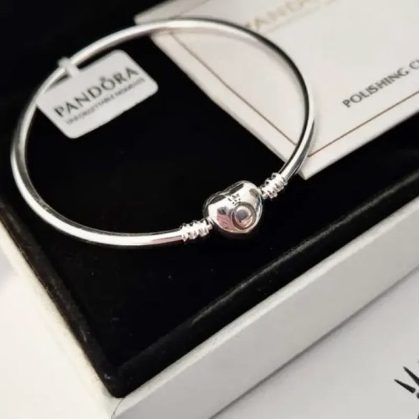 Pulsera rígida