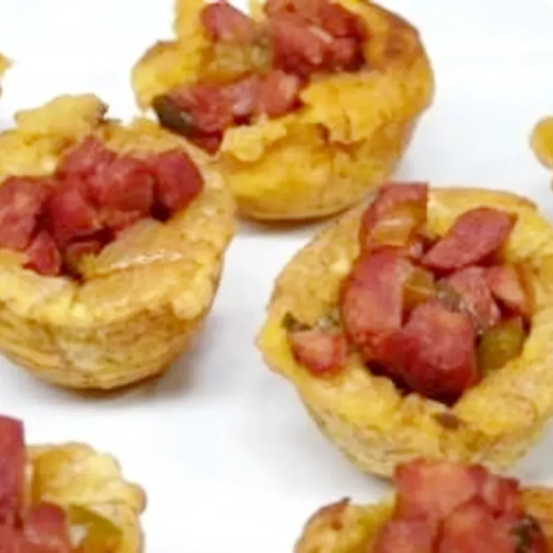Tostones Rellenos de Salchicha