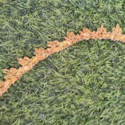 Galón dorado con lentejuelas