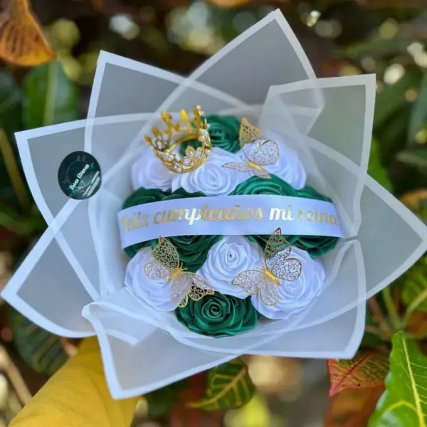 Ramo de 12 rosas + corona+ cinta personalizada