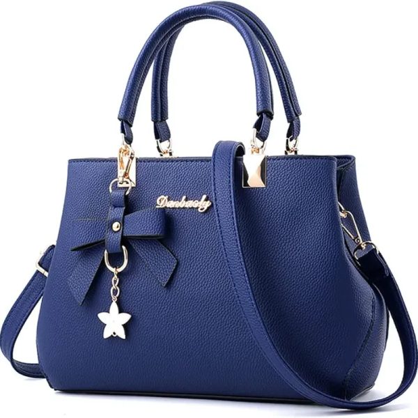 Bolso con adorno