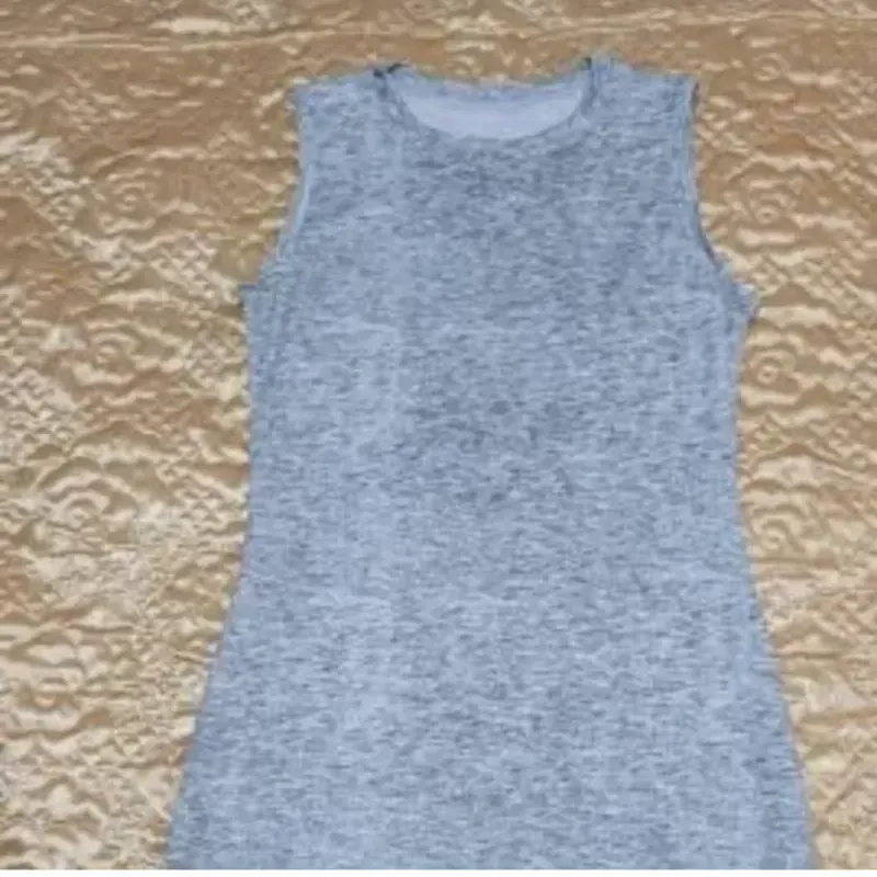 Vestido gris sin mamgas