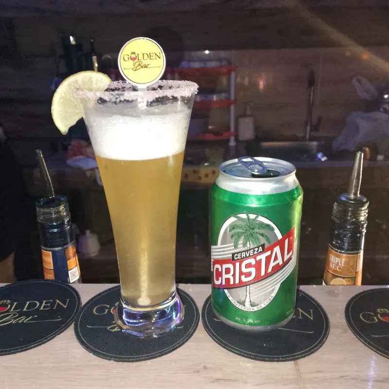 Chelada con Cerveza Cristal