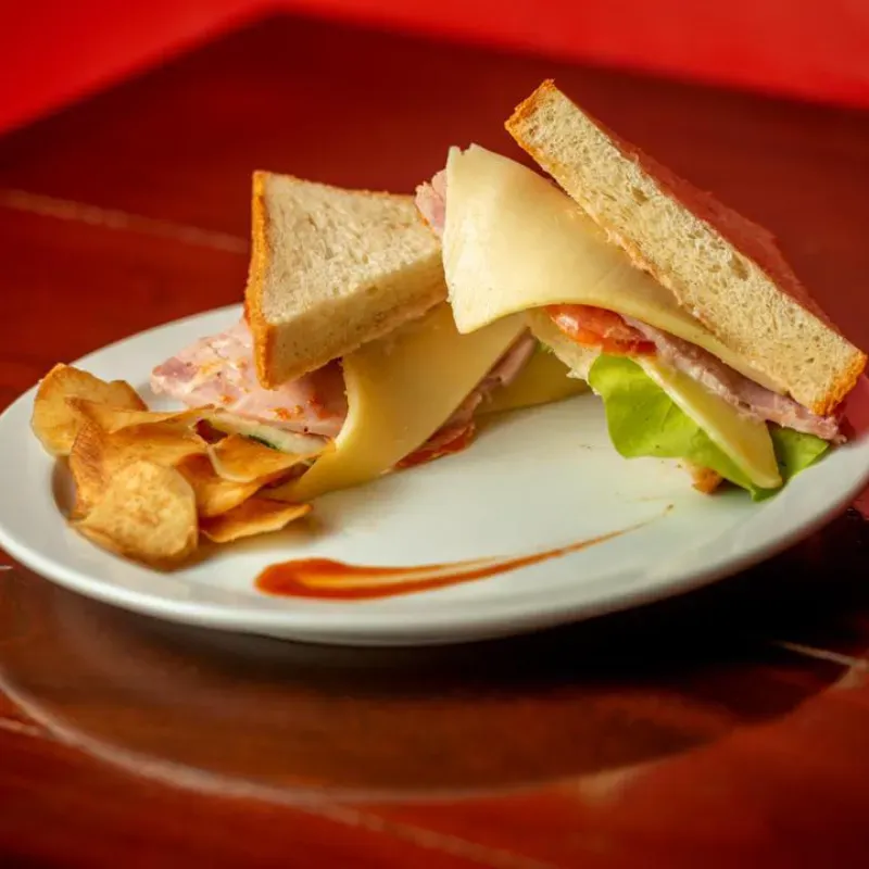 Sandwich de Jamón y Queso