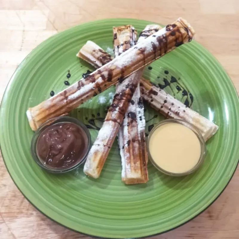 CHURROS CON NUTELLA