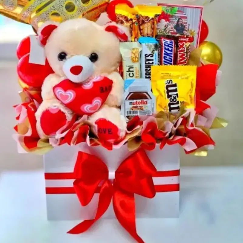 Regalo con chuches+peluche +globo burbuja personalizado