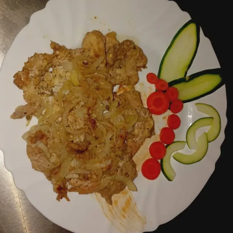 Bistec de pollo grillé