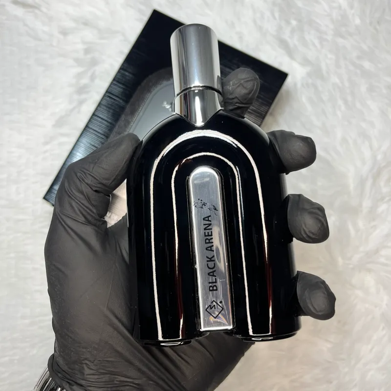 Black Arena de Mirada