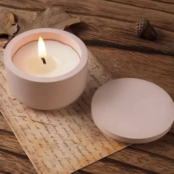 Maceta redonda con tapa. Para plantas artificiales o para velas (noincluidas)