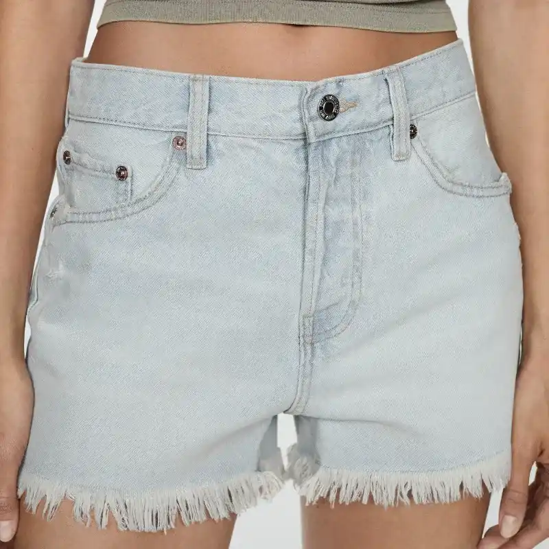Short vaquero bajo deshilachado