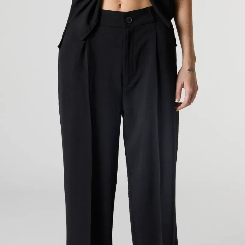 Pantalon de pinzas negro.