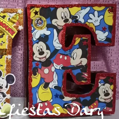 Letras y números 3D temáticos