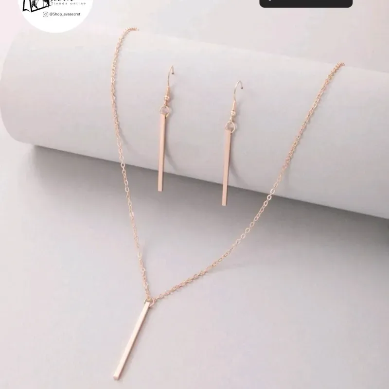 Set de 3 piezas aretes y collar