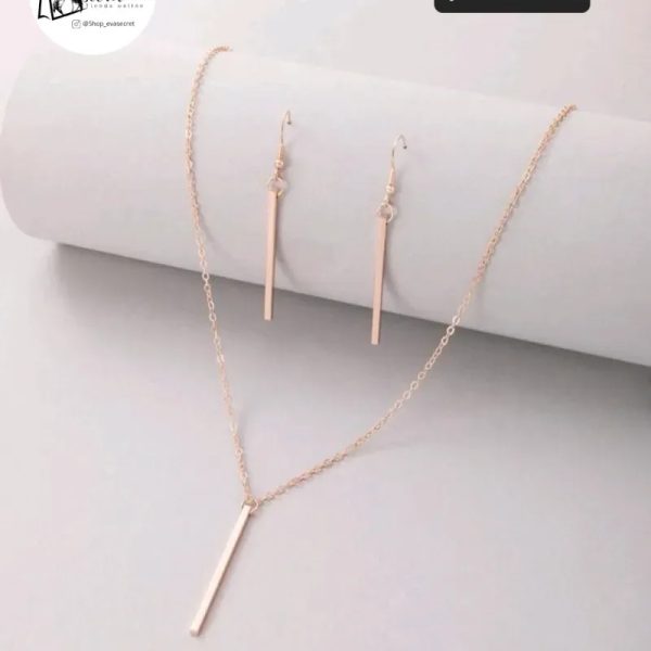 Set de 3 piezas aretes y collar